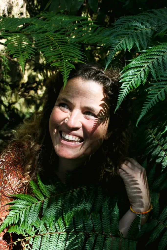 Tārā Love